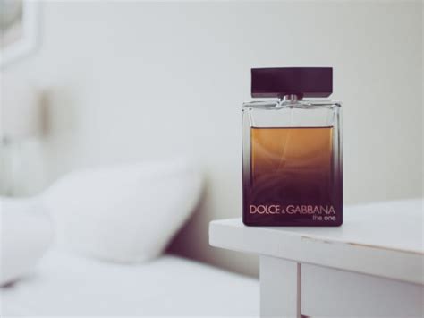 Dolce & Gabbana The One Review: Timeless & Modern.